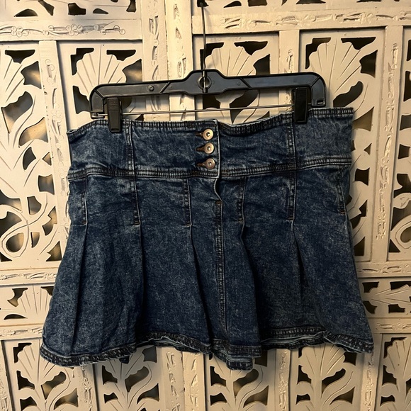 No Boundaries Dresses & Skirts - NO BOUNDARIES VINTAGE CUTE COTTON DARK BLUE ACID WASH PLEATED MINI SKIRT